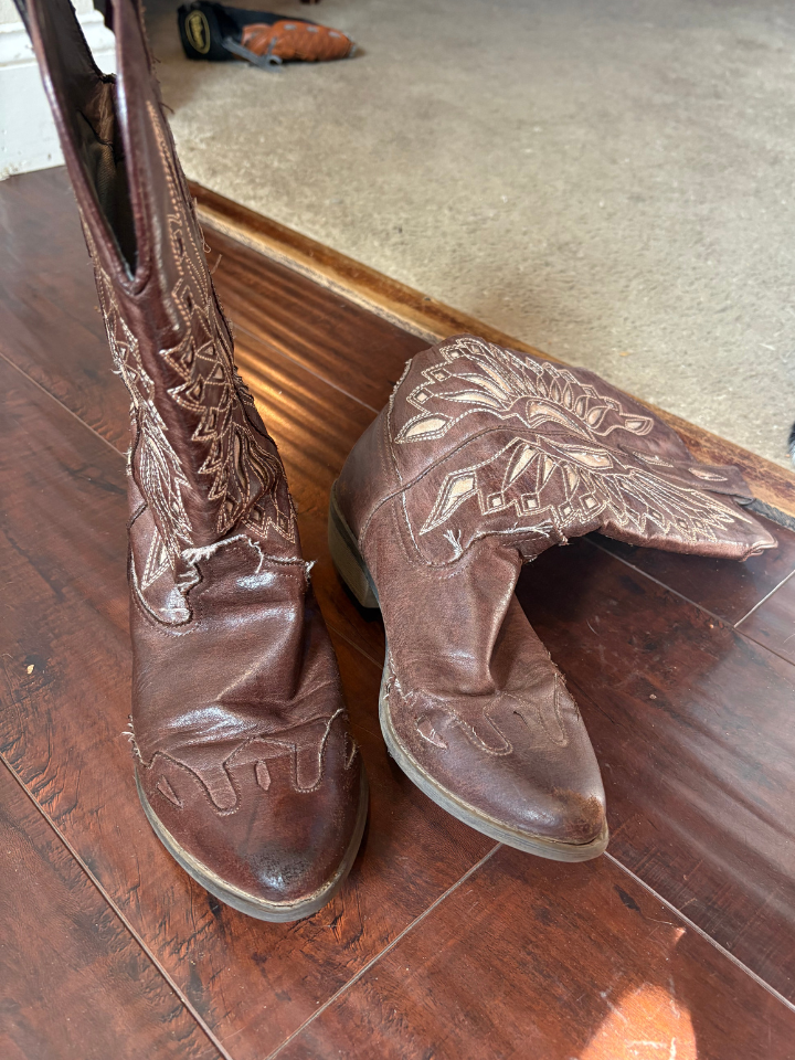 one polished boot vs one not polished